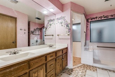 This 3-bedroom, 2.5-bath home with a 2-car garage offers great on Trophy Club of Dallas in Texas - for sale on GolfHomes.com, golf home, golf lot