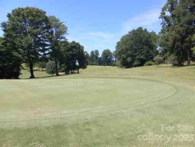 REDUCED. MAJOR REDUCTION.Golf Course 0.694 acre building lot on Marion Lake Club in North Carolina - for sale on GolfHomes.com, golf home, golf lot