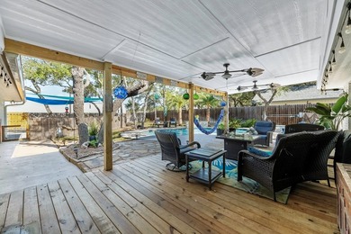 Gorgeous Harbor Oaks Home with a wonderful location and numerous on Rockport Country Club in Texas - for sale on GolfHomes.com, golf home, golf lot