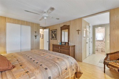 This may be the perfect winter cottage, all it needs is you. A on Maple Leaf Golf and Country Club in Florida - for sale on GolfHomes.com, golf home, golf lot