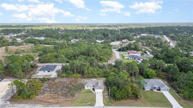 Discover comfort and convenience in this charming 3-bedroom on Mirror Lakes Golf Club in Florida - for sale on GolfHomes.com, golf home, golf lot