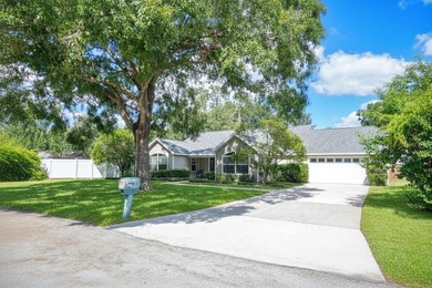 Beautiful Forest Hills Area Pool Home on oversized lot. Nicely on Babe Zaharias Golf Course in Florida - for sale on GolfHomes.com, golf home, golf lot
