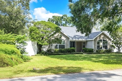 Beautiful Forest Hills Area Pool Home on oversized lot. Nicely on Babe Zaharias Golf Course in Florida - for sale on GolfHomes.com, golf home, golf lot