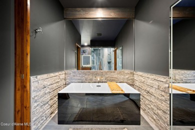 Modern Elegance Meets Golf Course Living on Avondale Loop

Step on Avondale Golf and Tennis Club in Idaho - for sale on GolfHomes.com, golf home, golf lot