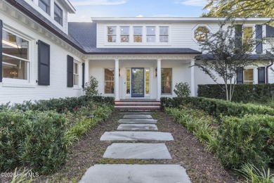 --Welcome to an unparalleled living experience! This stunning on Cape Fear Country Club in North Carolina - for sale on GolfHomes.com, golf home, golf lot