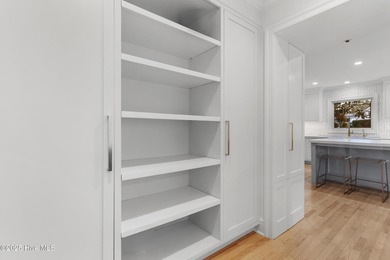 --Welcome to an unparalleled living experience! This stunning on Cape Fear Country Club in North Carolina - for sale on GolfHomes.com, golf home, golf lot