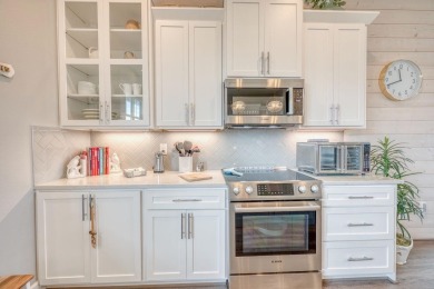 Welcome to 108 Island Circle, a charming 3-bedroom, 4-bathroom on Legends Golf Course in Texas - for sale on GolfHomes.com, golf home, golf lot