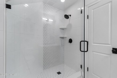 --Welcome to an unparalleled living experience! This stunning on Cape Fear Country Club in North Carolina - for sale on GolfHomes.com, golf home, golf lot