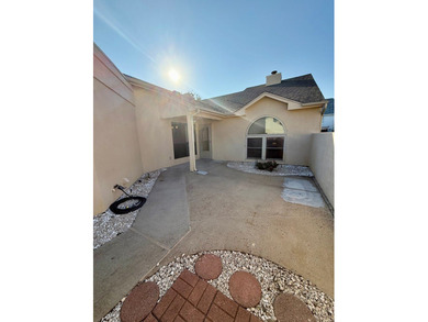 PATIO HOME | GATED COMMUNITY | TWO PRIVATE POOLS | CLUB HOUSE on Rockport Country Club in Texas - for sale on GolfHomes.com, golf home, golf lot