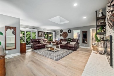 Don't miss this beautifully remodeled 4-bedroom, 3-bath home on Bella Vista Country Club - Berksdale in Arkansas - for sale on GolfHomes.com, golf home, golf lot