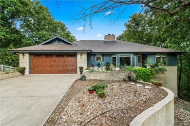 Don't miss this beautifully remodeled 4-bedroom, 3-bath home on Bella Vista Country Club - Berksdale in Arkansas - for sale on GolfHomes.com, golf home, golf lot