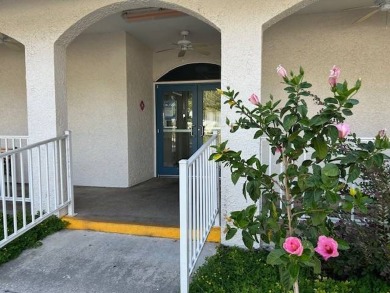 LOVELY DOUBLE-WIDE!  LARGE FRONT LANAI!  TURNKEY! FURNISHED on Wedgewood Golf Club in Florida - for sale on GolfHomes.com, golf home, golf lot
