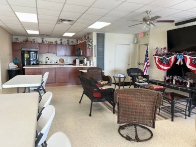 LOVELY DOUBLE-WIDE!  LARGE FRONT LANAI!  TURNKEY! FURNISHED on Wedgewood Golf Club in Florida - for sale on GolfHomes.com, golf home, golf lot