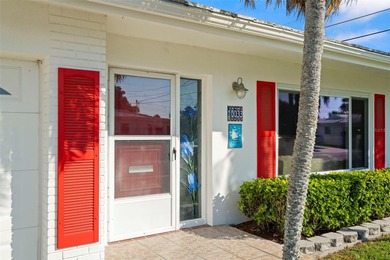 Well kept & Solid - FAIRFAX Model Corner-Lot home with 1682 on Mainlands Golf Club in Florida - for sale on GolfHomes.com, golf home, golf lot