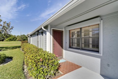 Fantastic 3 bedroom, 2 bath home overlooking the 6th hole of on Heritage Ridge Golf Club in Florida - for sale on GolfHomes.com, golf home, golf lot