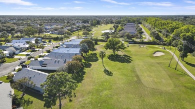 Fantastic 3 bedroom, 2 bath home overlooking the 6th hole of on Heritage Ridge Golf Club in Florida - for sale on GolfHomes.com, golf home, golf lot