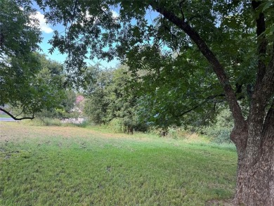 Great lot in Pecan Plantation at a great price. Across the on Pecan Plantation Country Club in Texas - for sale on GolfHomes.com, golf home, golf lot