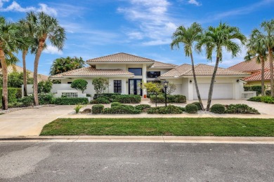 Welcome to this stunning, updated 3-bedroom, 3.5-bathroom home on Stonebridge Golf and Country Club in Florida - for sale on GolfHomes.com, golf home, golf lot