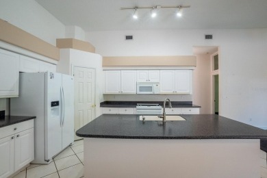 Great popular open floor plan this ICI Preakness 4 bed/3 on Plantation Bay Golf and Country Club in Florida - for sale on GolfHomes.com, golf home, golf lot