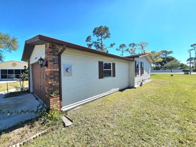 This 2 bedroom 2 bath home is ready for immediate occupancy! on Pine Lakes Country Club in Florida - for sale on GolfHomes.com, golf home, golf lot