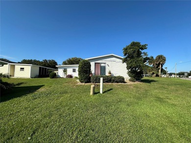 55+ Gated golf course community large 2 bedroom 2 bath home on a on Zellwood Station Country Club in Florida - for sale on GolfHomes.com, golf home, golf lot