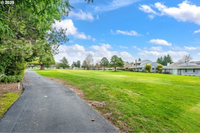 Welcome to a Lifestyle of Comfort  Convenience in Summerfield! on Summerfield Golf and Country Club in Oregon - for sale on GolfHomes.com, golf home, golf lot