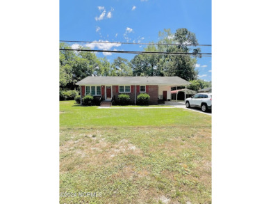 Cute 3 bed 2 Bath starter home in the heart of Goldsboro! Close on Goldsboro Municipal Golf Course in North Carolina - for sale on GolfHomes.com, golf home, golf lot