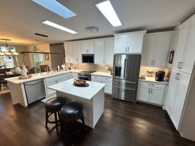 A beautifully cared for and updated 2 bedrooms, 2 bathrooms with on Del Tura Golf and Country Club in Florida - for sale on GolfHomes.com, golf home, golf lot