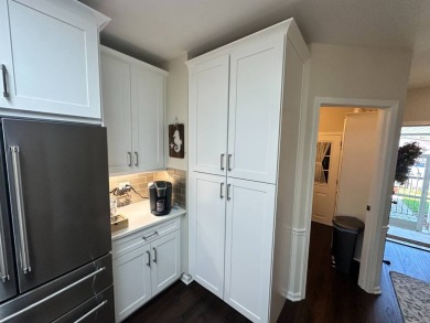 A beautifully cared for and updated 2 bedrooms, 2 bathrooms with on Del Tura Golf and Country Club in Florida - for sale on GolfHomes.com, golf home, golf lot