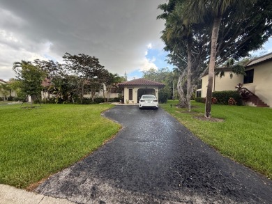 Rarely available 1,856 Sq Ft corner villa in the prestigious 55+ on Boca Lago Golf and Country Club in Florida - for sale on GolfHomes.com, golf home, golf lot