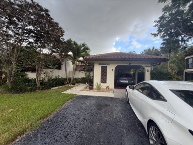 Rarely available 1,856 Sq Ft corner villa in the prestigious 55+ on Boca Lago Golf and Country Club in Florida - for sale on GolfHomes.com, golf home, golf lot