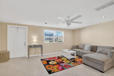 Beautifullly remodeled 1 bedroom in resort style Kings Point-new on Kings Point Golf -Flanders Way in Florida - for sale on GolfHomes.com, golf home, golf lot