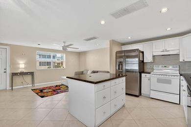Beautifullly remodeled 1 bedroom in resort style Kings Point-new on Kings Point Golf -Flanders Way in Florida - for sale on GolfHomes.com, golf home, golf lot