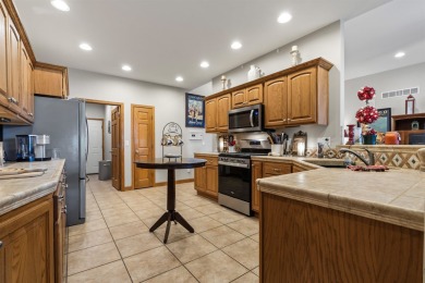 Step into this beautiful, spacious, well maintained condo! on Thunder Hills Country Club in Iowa - for sale on GolfHomes.com, golf home, golf lot