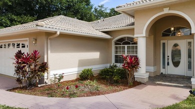 Three bedroon two bath with a den/office/4th bedroom. Cul de sac on St. Lucie Trail Golf Club in Florida - for sale on GolfHomes.com, golf home, golf lot