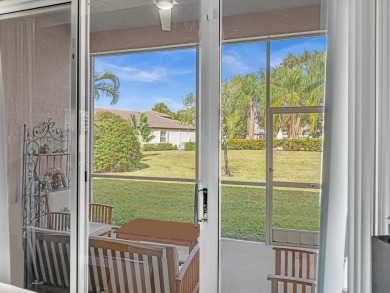 Great home in popular Aberdeen Country Club! 2 bedroom plus on Aberdeen Golf and Country Club in Florida - for sale on GolfHomes.com, golf home, golf lot