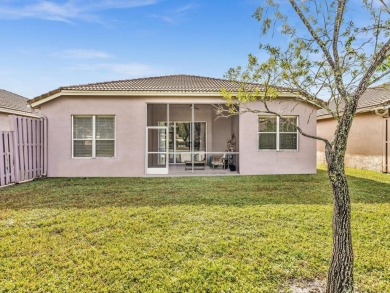 Great home in popular Aberdeen Country Club! 2 bedroom plus on Aberdeen Golf and Country Club in Florida - for sale on GolfHomes.com, golf home, golf lot