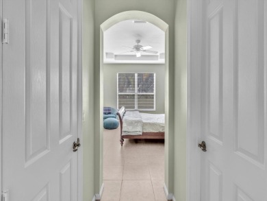 Great home in popular Aberdeen Country Club! 2 bedroom plus on Aberdeen Golf and Country Club in Florida - for sale on GolfHomes.com, golf home, golf lot