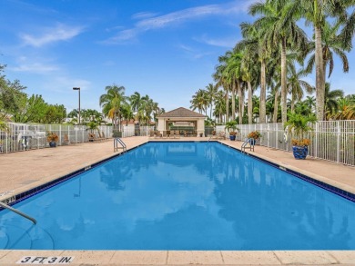 Great home in popular Aberdeen Country Club! 2 bedroom plus on Aberdeen Golf and Country Club in Florida - for sale on GolfHomes.com, golf home, golf lot