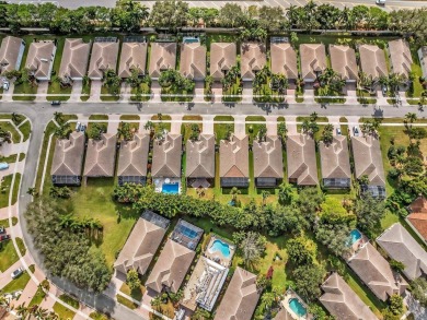 Great home in popular Aberdeen Country Club! 2 bedroom plus on Aberdeen Golf and Country Club in Florida - for sale on GolfHomes.com, golf home, golf lot