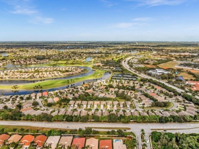 Great home in popular Aberdeen Country Club! 2 bedroom plus on Aberdeen Golf and Country Club in Florida - for sale on GolfHomes.com, golf home, golf lot