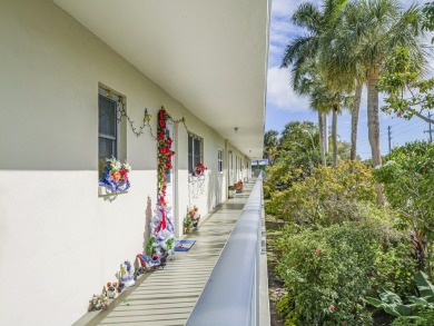 This condo is the perfect blend of style, functionality, and on Vero Beach Country Club in Florida - for sale on GolfHomes.com, golf home, golf lot