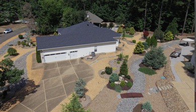 Spacious one level home with a private park like back on Isabella Golf Course  in Arkansas - for sale on GolfHomes.com, golf home, golf lot