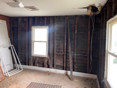 Fixer-Upper in Historic Cape Charles! Located just six blocks on Bay Creek Golf Club in Virginia - for sale on GolfHomes.com, golf home, golf lot