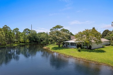 MOTIVATED SELLER!! REDUCED PRICED!! Beautiful lakefront home on Emerald Bay Golf Club in Florida - for sale on GolfHomes.com, golf home, golf lot