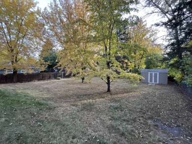 Welcome home to this beautifully maintained 2-story property in on Lee Park Golf Course in South Dakota - for sale on GolfHomes.com, golf home, golf lot