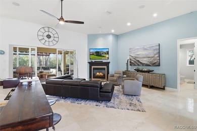 Vacant and move in ready: Meticulously Maintained Home in on Black Diamond Ranch Golf Course in Florida - for sale on GolfHomes.com, golf home, golf lot