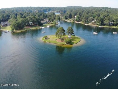 Welcome to the ''South Side'' of the highly desired 7Lks North on Seven Lakes Country Club in North Carolina - for sale on GolfHomes.com, golf home, golf lot