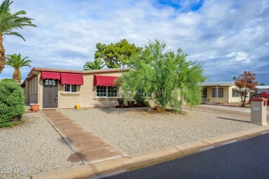Beautiful 2BR/2BA affixed stucco mobile home with 1716 sf of on Sun Lakes Country Club in Arizona - for sale on GolfHomes.com, golf home, golf lot