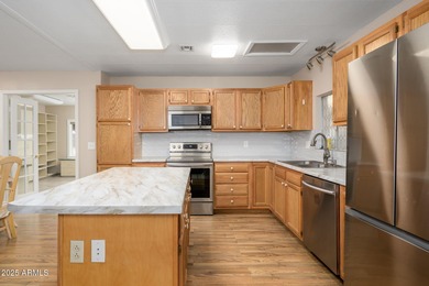 Beautiful 2BR/2BA affixed stucco mobile home with 1716 sf of on Sun Lakes Country Club in Arizona - for sale on GolfHomes.com, golf home, golf lot